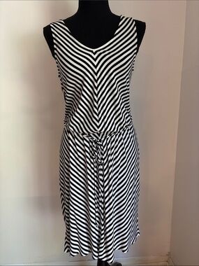 MERONA Chevron stripe tank dress SLIMMING! Stretchy size S small